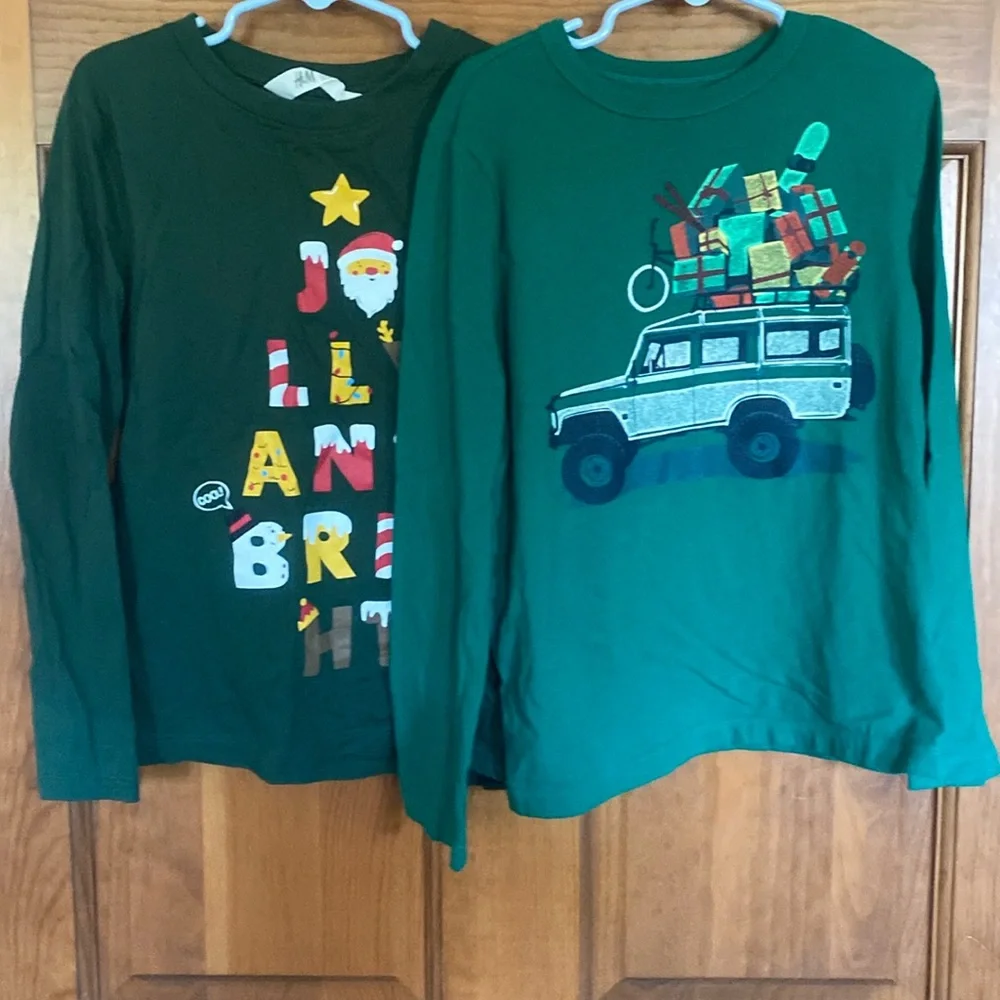 Long sleeve green Christmas shirts. Size S.